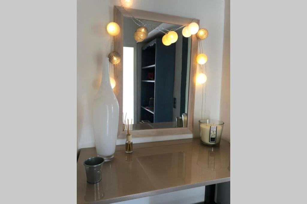 Appart rénové 2 chambres avec clim LʼIsle-sur-la-Sorgue Extérieur photo
