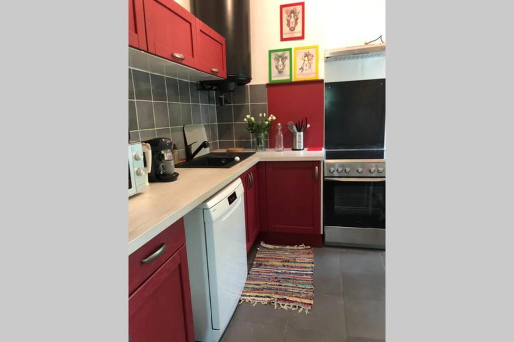 Appart rénové 2 chambres avec clim LʼIsle-sur-la-Sorgue Extérieur photo