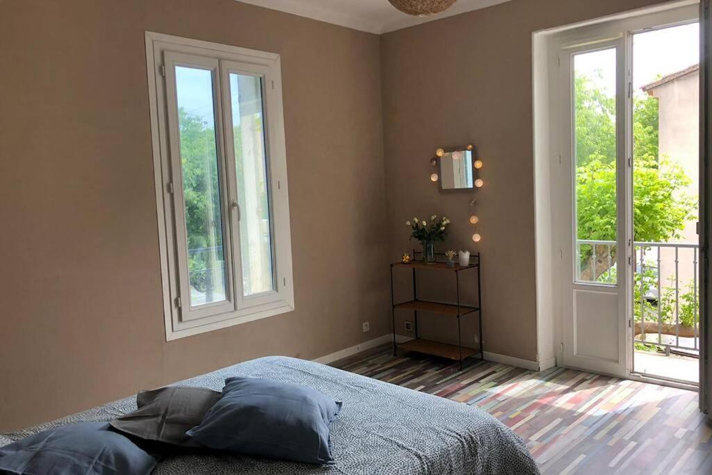 Appart rénové 2 chambres avec clim LʼIsle-sur-la-Sorgue Extérieur photo